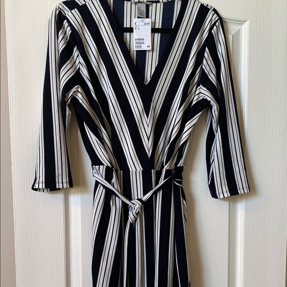 H&M Dresses & Skirts - H&M Mid-Length V-Neck Blue and White Stripped Dress-NWT